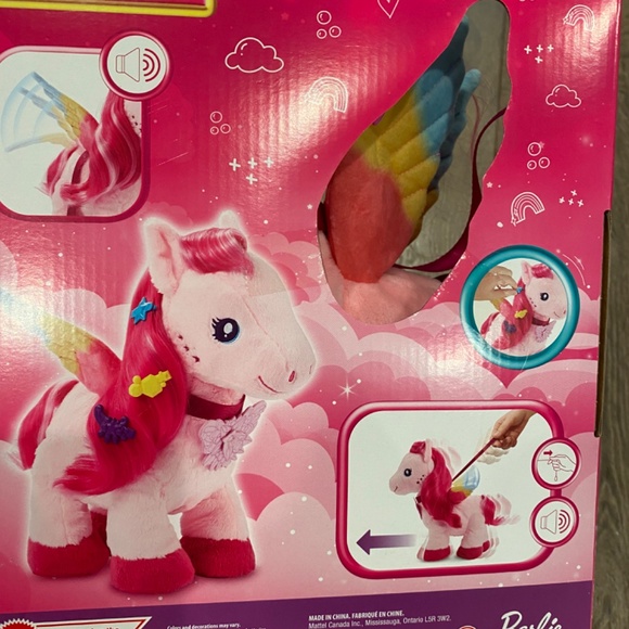 Barbie Walk & Flutter Pegasus - Picture 2 of 3